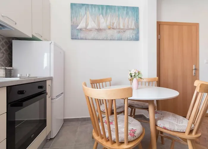 Zdenka new&cozy central apartment