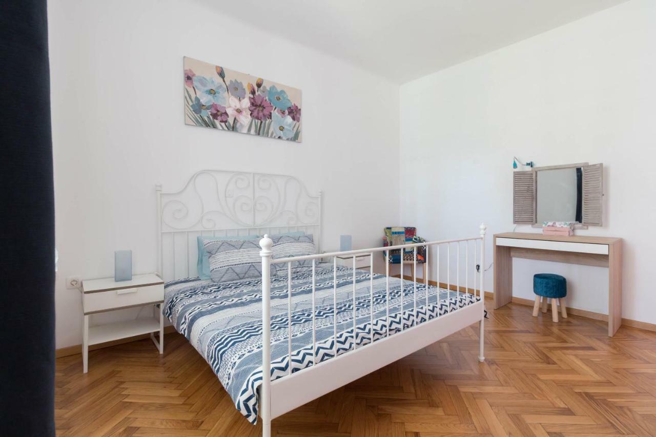 Apartma Zdenka New&cozy Central *